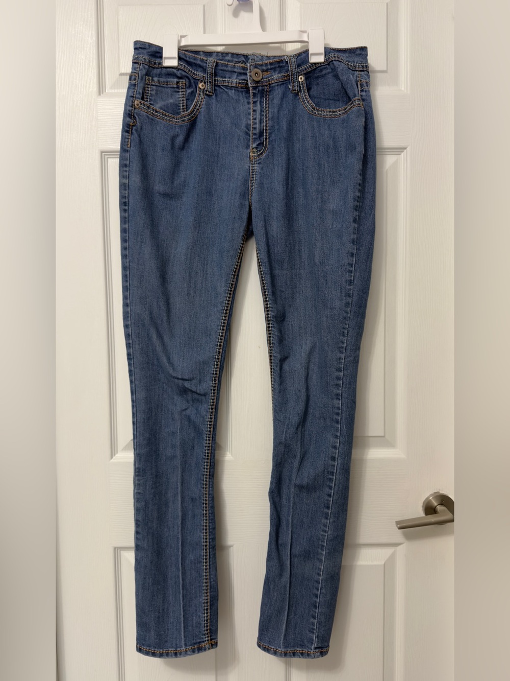 Women's Straight Leg Jeans in Blue Denim